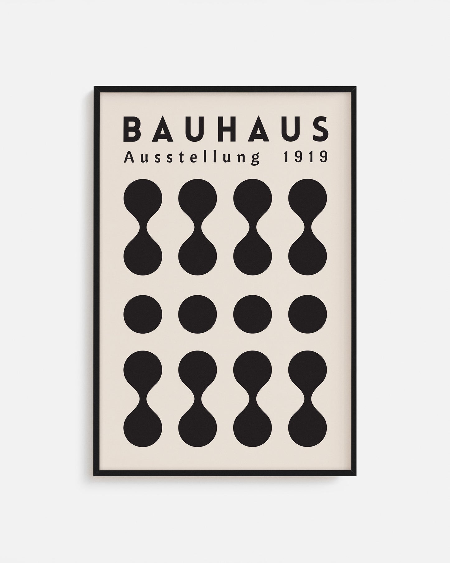 Cuadro Bauhaus con diseño óptico de líneas curvas en blanco y negro