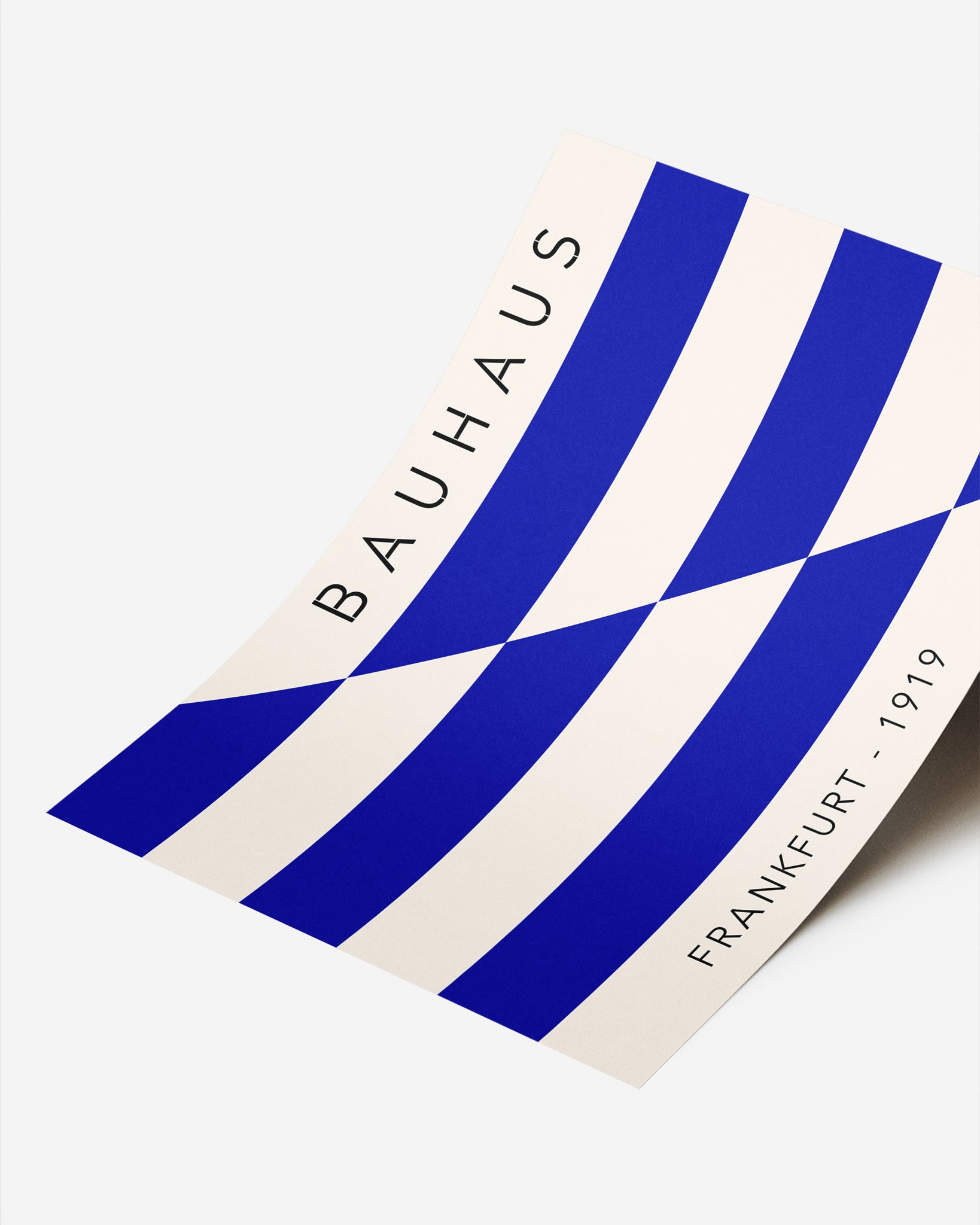 Cuadro Bauhaus con rayas azul cobalto y corte diagonal