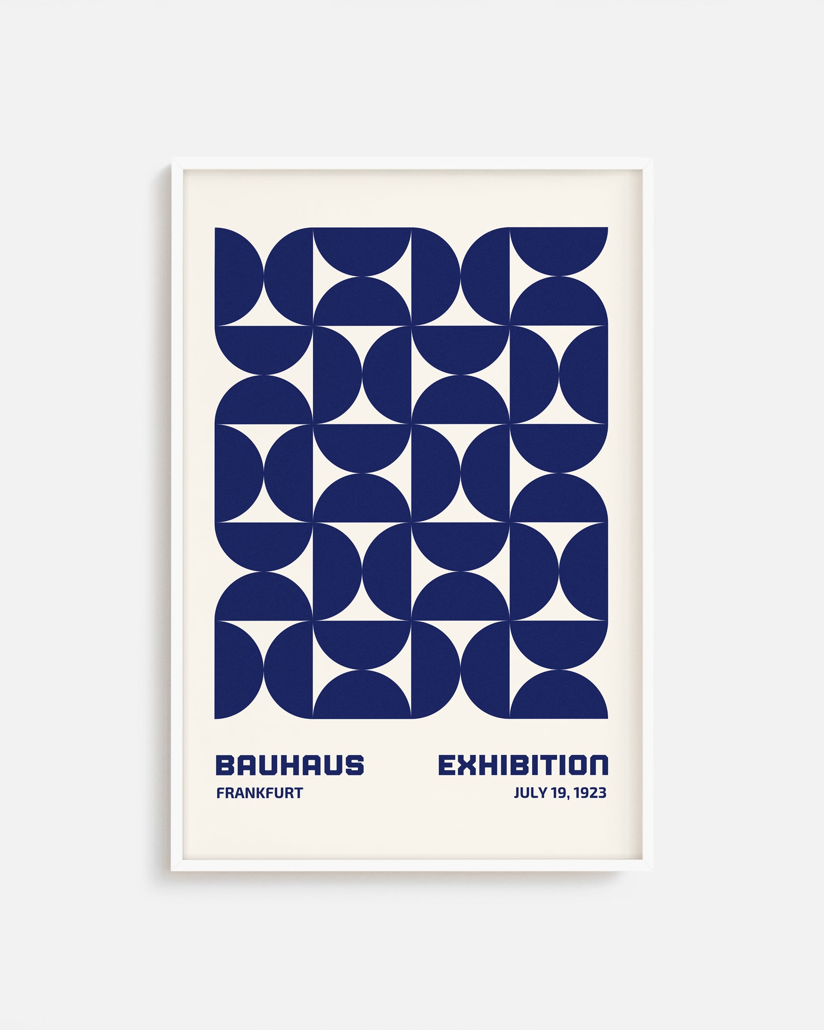 Cuadro Bauhaus con semicírculos concéntricos en azul