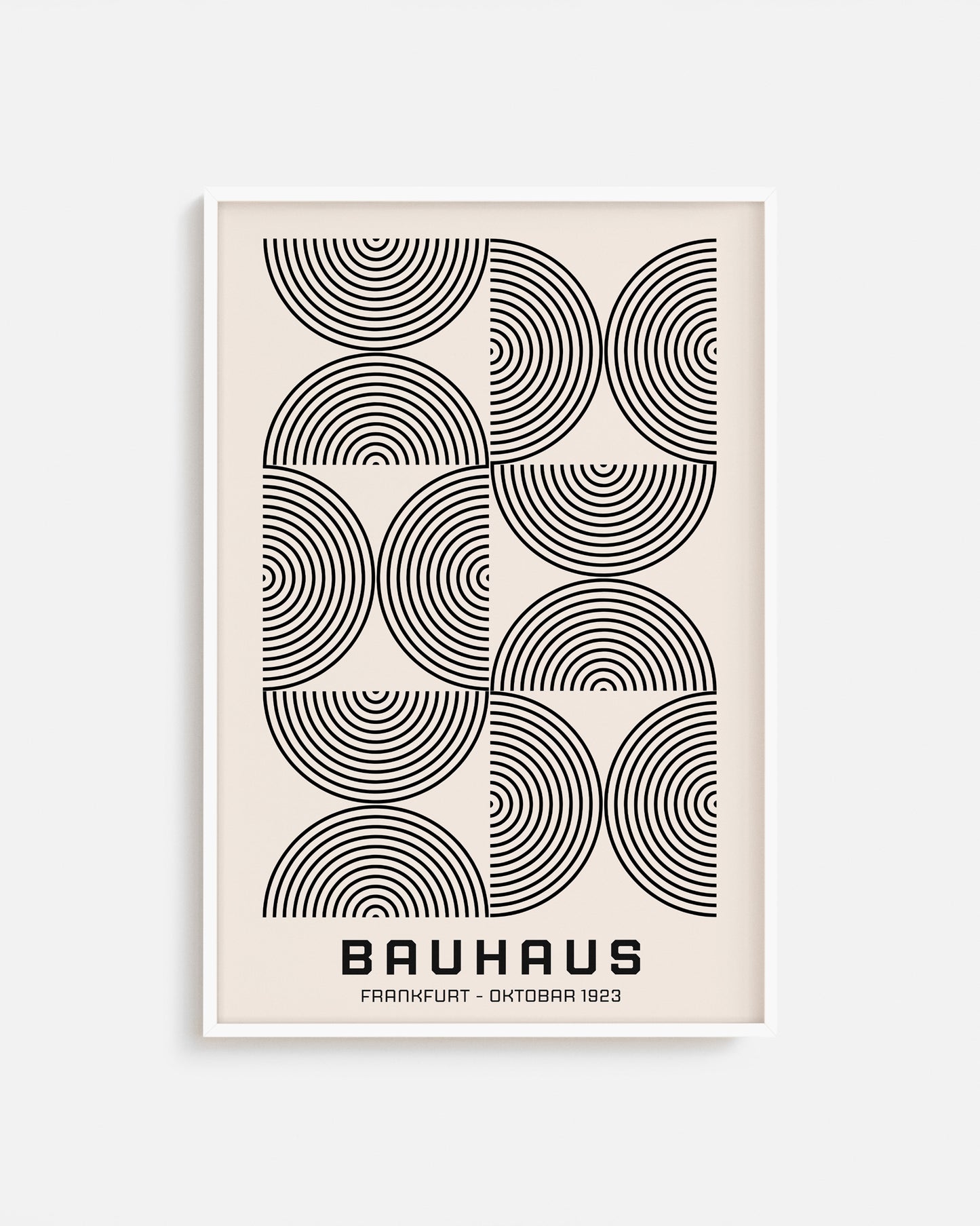 Cuadro Bauhaus con semicírculos concéntricos en blanco y negro
