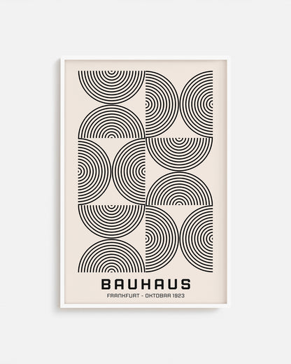 Cuadro Bauhaus con semicírculos concéntricos en blanco y negro
