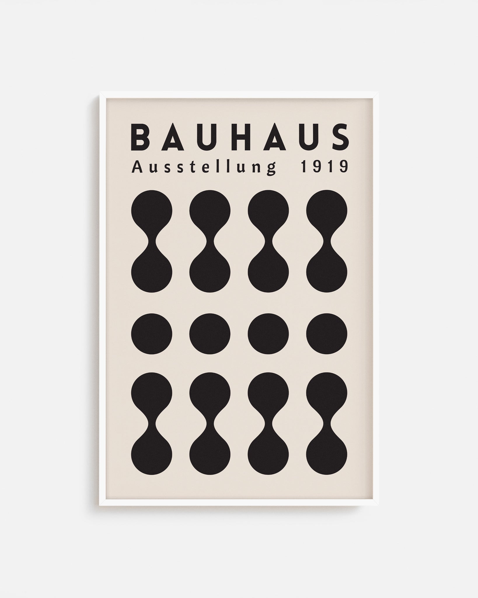 Cuadro Bauhaus con diseño óptico de líneas curvas en blanco y negro
