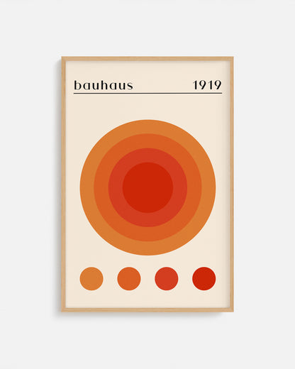 Cuadro Bauhaus con diseño geométrico  naranja y rojo sobre fondo beige
