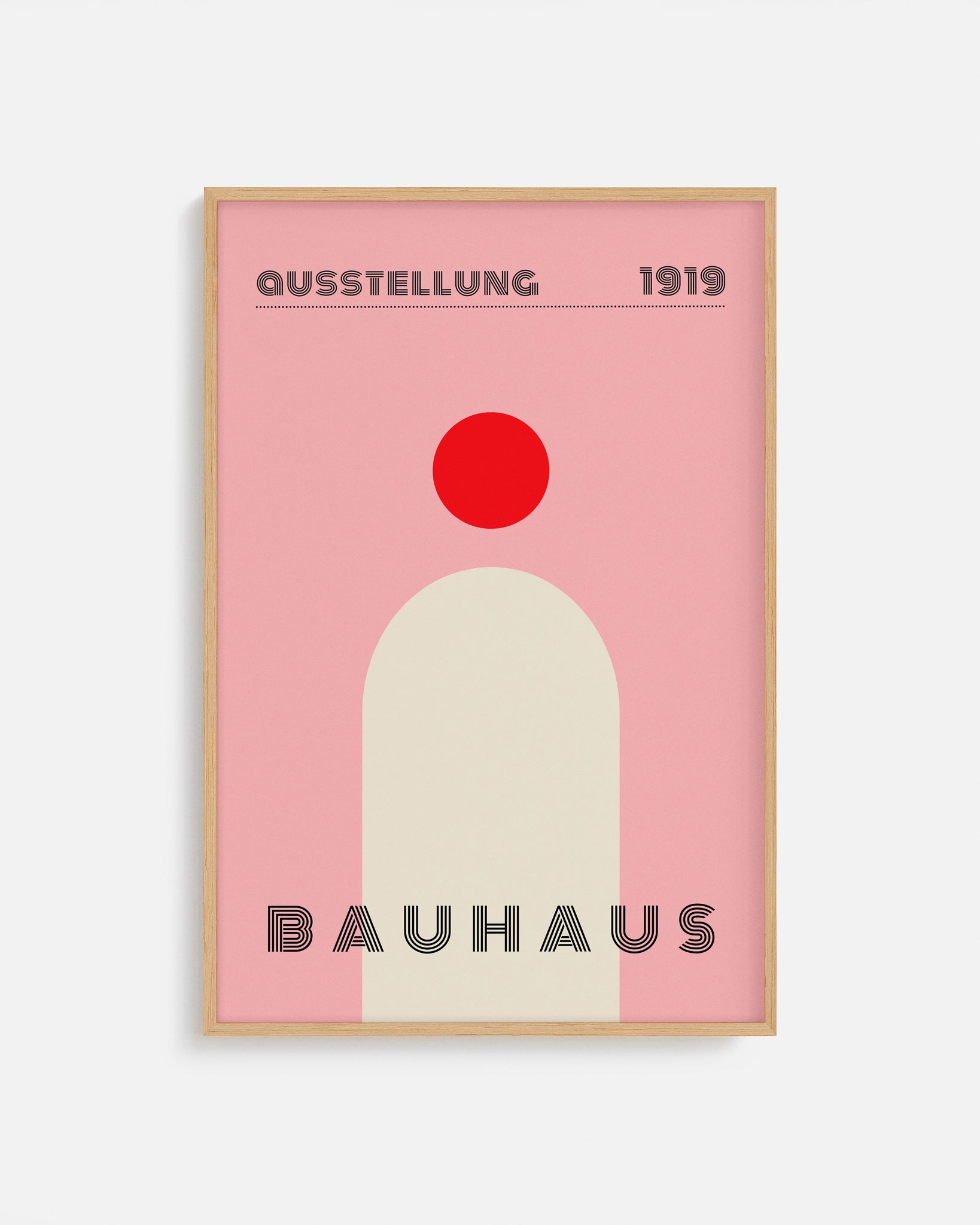 Cuadro minimalista Bauhaus con arco beige y círculo rojo