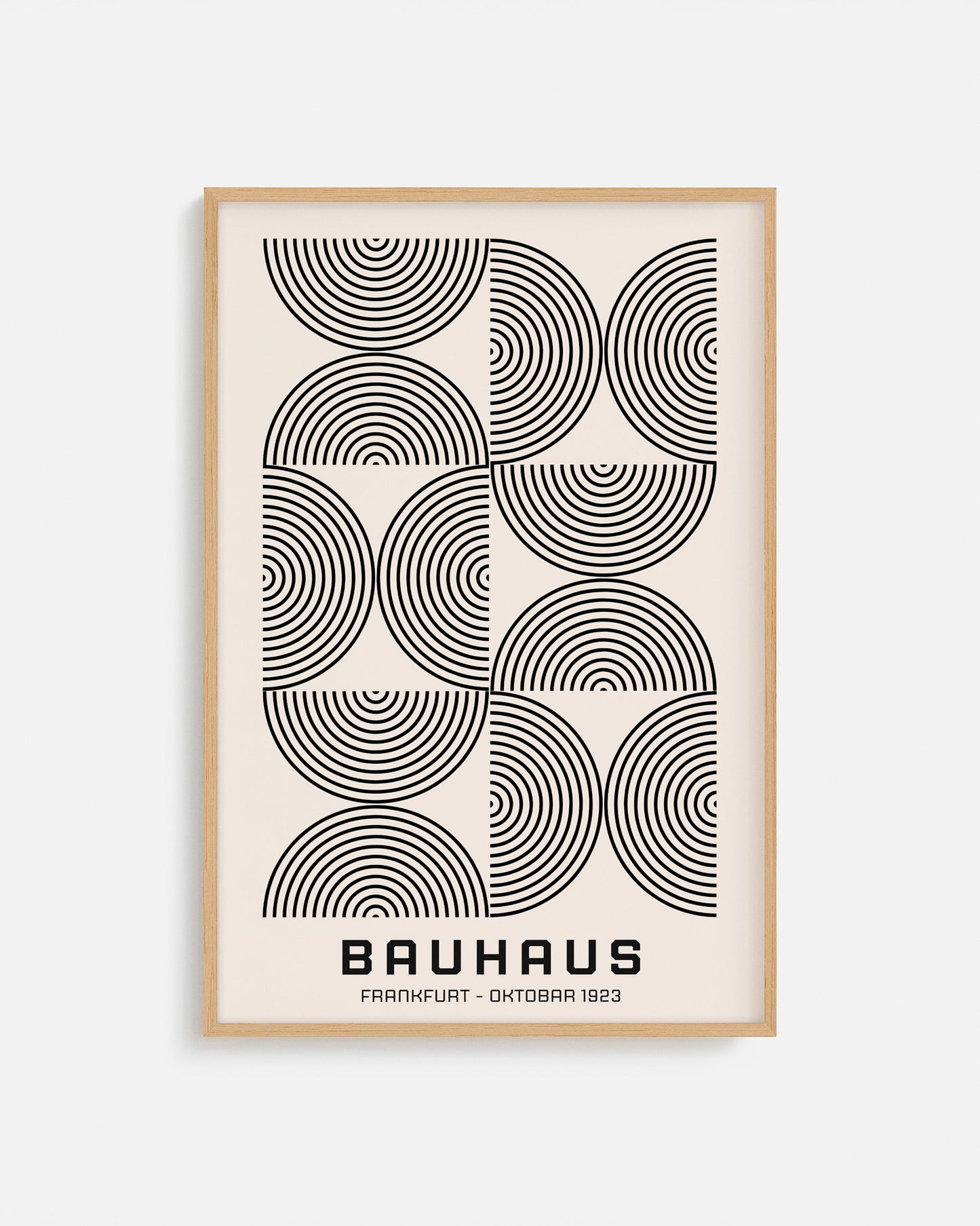 Cuadro Bauhaus con semicírculos concéntricos en blanco y negro
