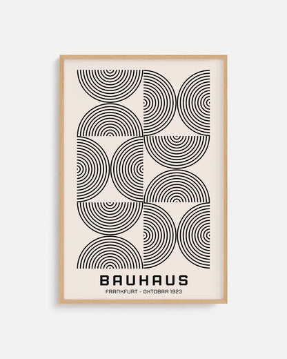 Cuadro Bauhaus con semicírculos concéntricos en blanco y negro
