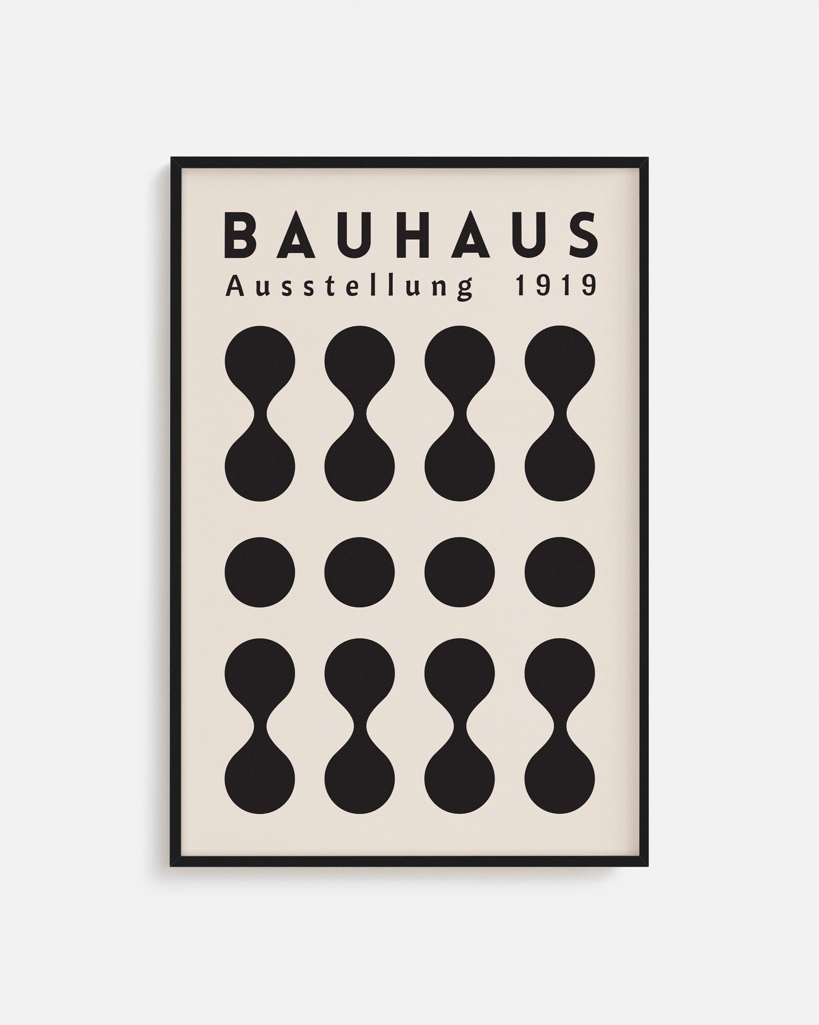 Cuadro Bauhaus con diseño óptico de líneas curvas en blanco y negro