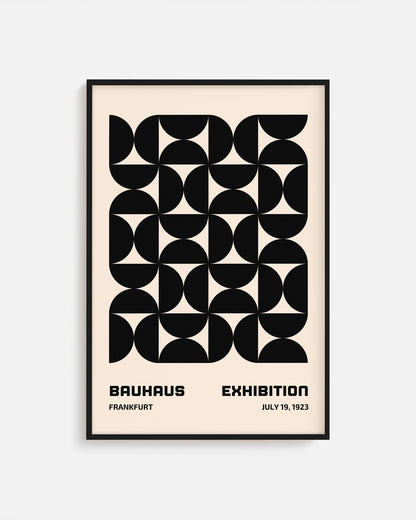 Cuadro Bauhaus con formas geométricas negras sobre fondo beige