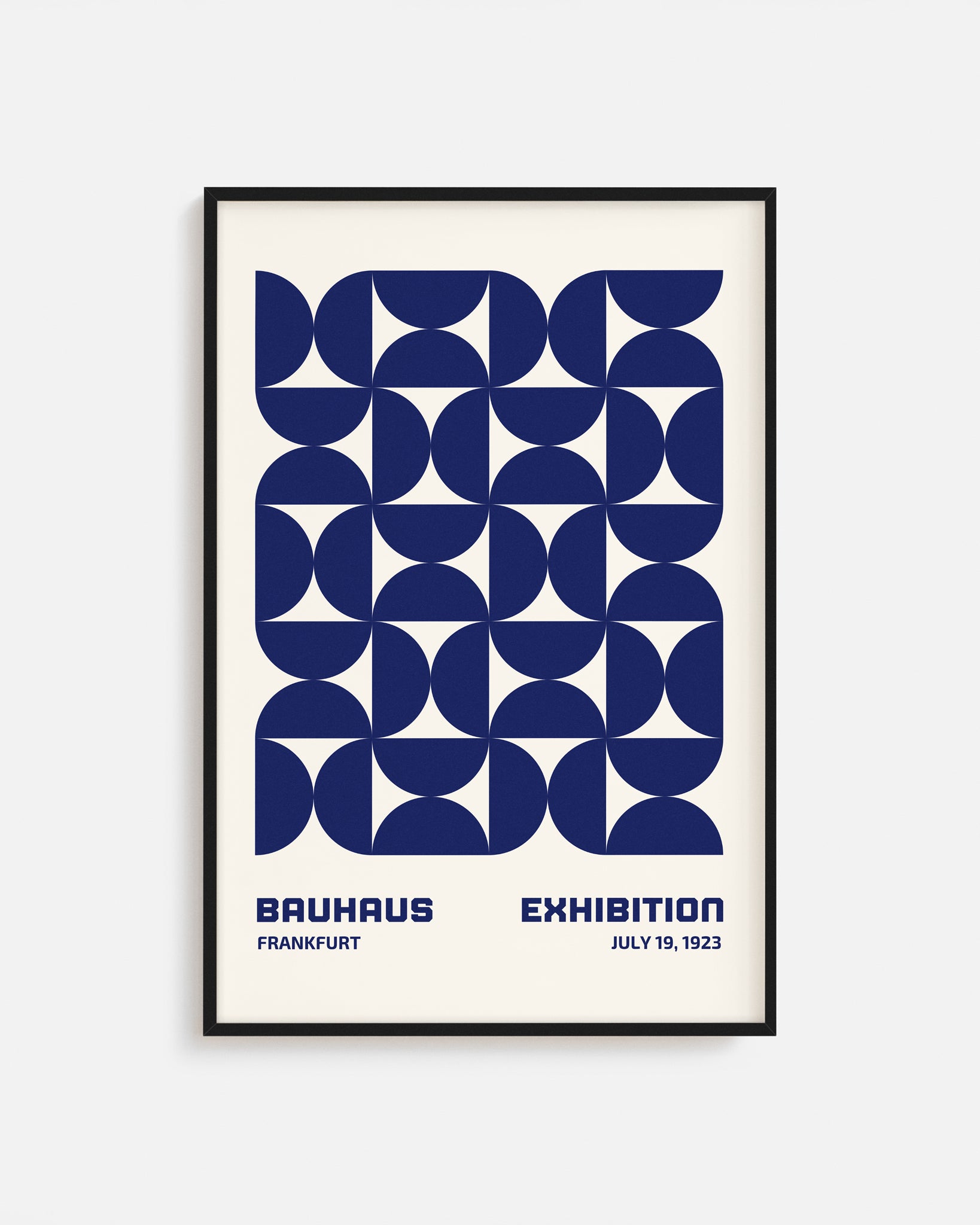 Cuadro Bauhaus con semicírculos concéntricos en azul