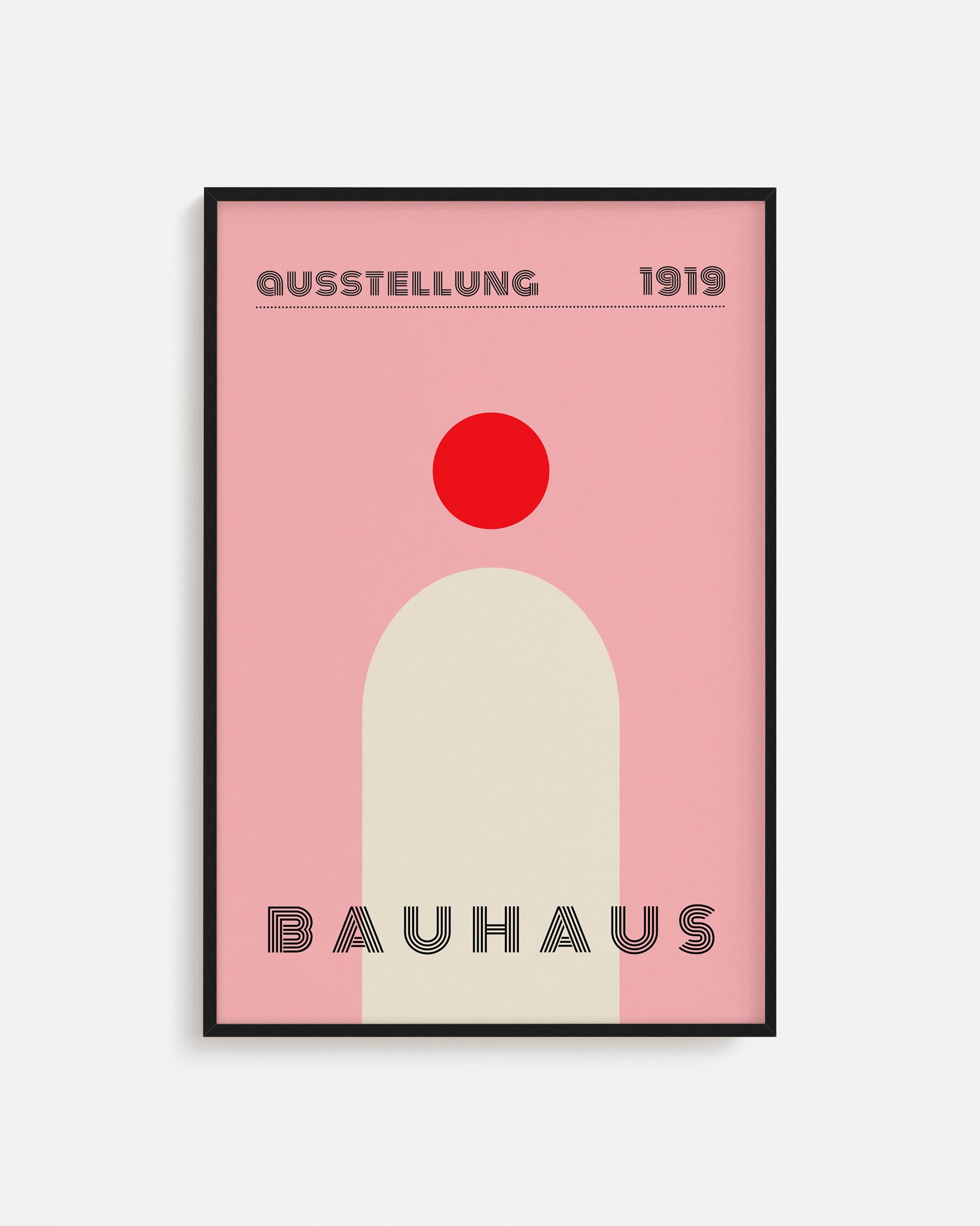 Cuadro minimalista Bauhaus con arco beige y círculo rojo