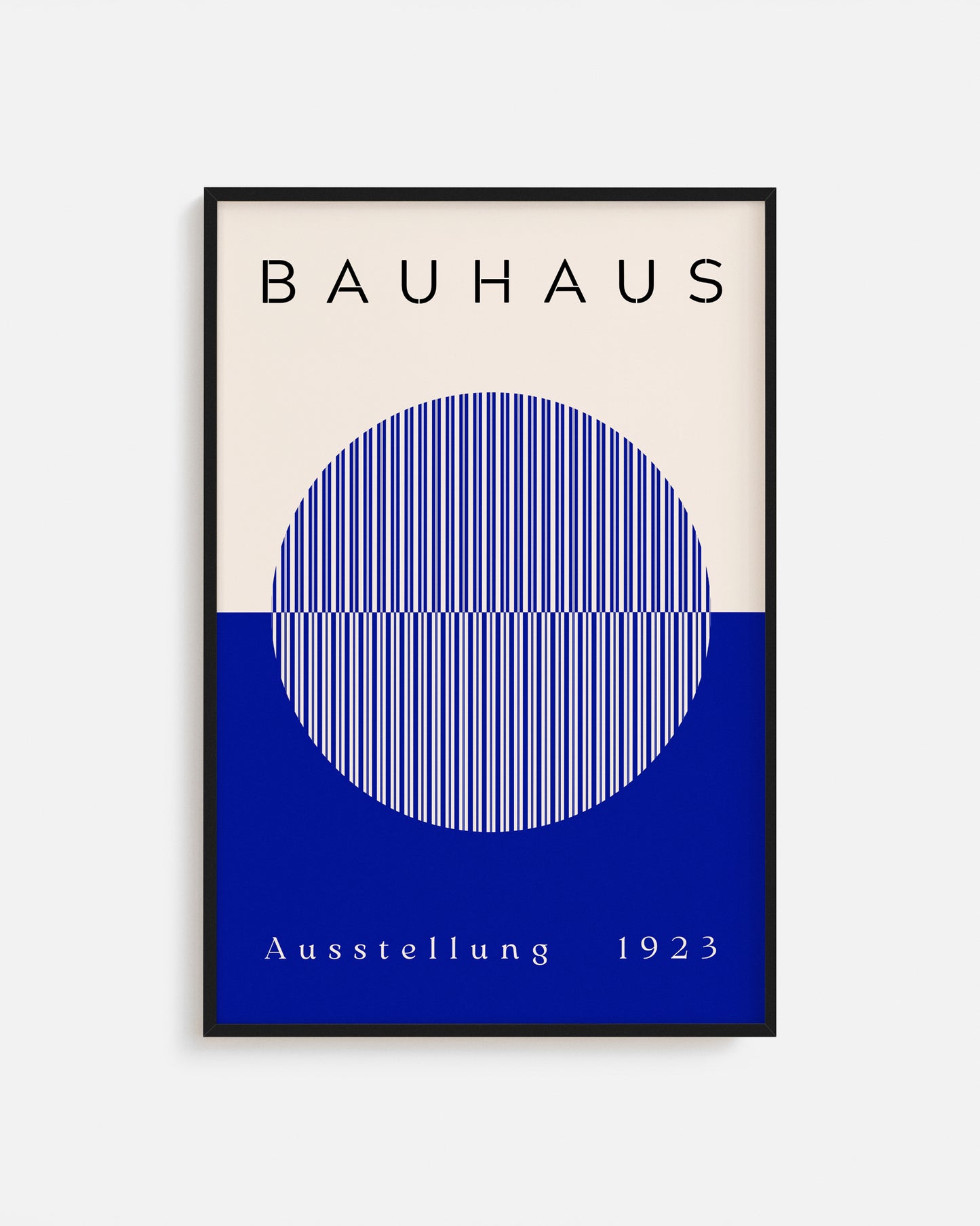 Cuadro Bauhaus con círculos concéntricos en tonos azules