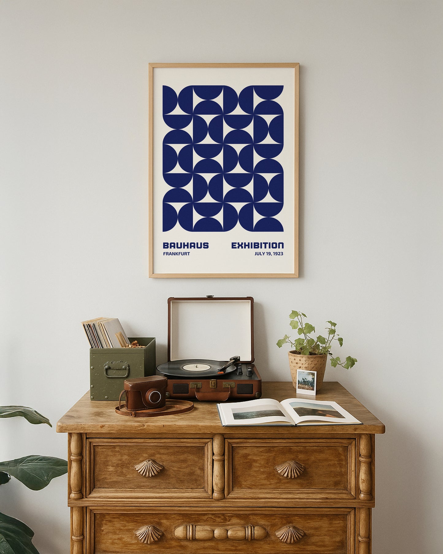 Cuadro Bauhaus con semicírculos concéntricos en azul